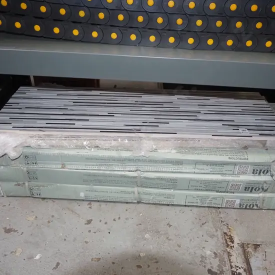 21 contemporary striped wall tiles Each 900x300