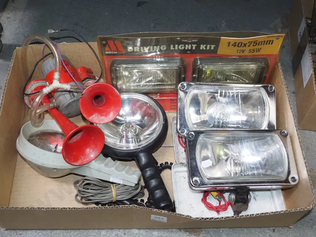 box; car lights, 12V torches, air horns Image 1++