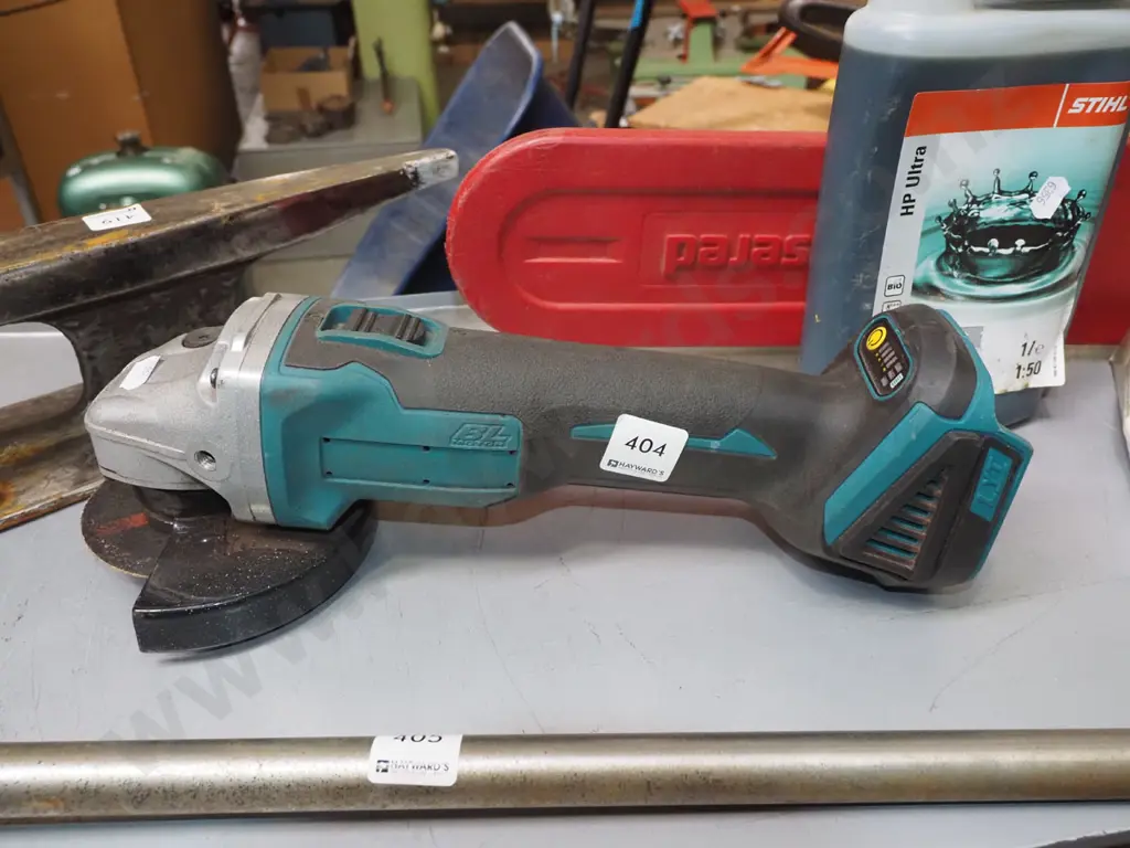 Makita battery powered grinder - no battery Image 1++