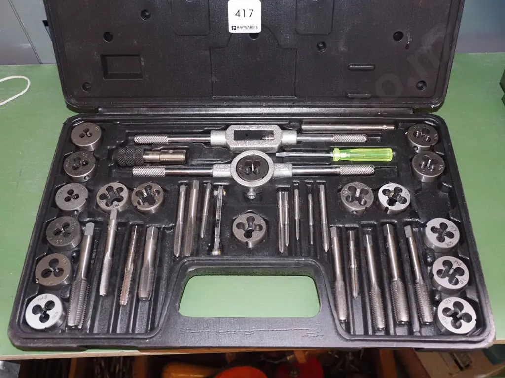 cased tap and die set Image 1++