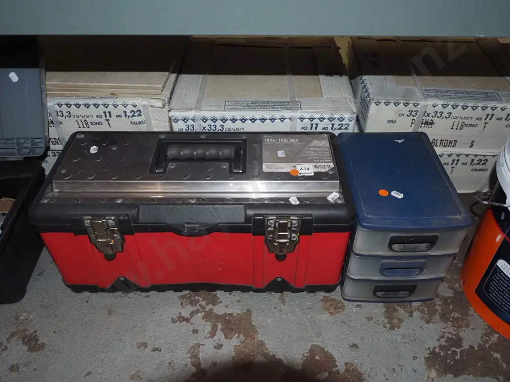 tool box, small 3 drawer plastic chest Image 1++