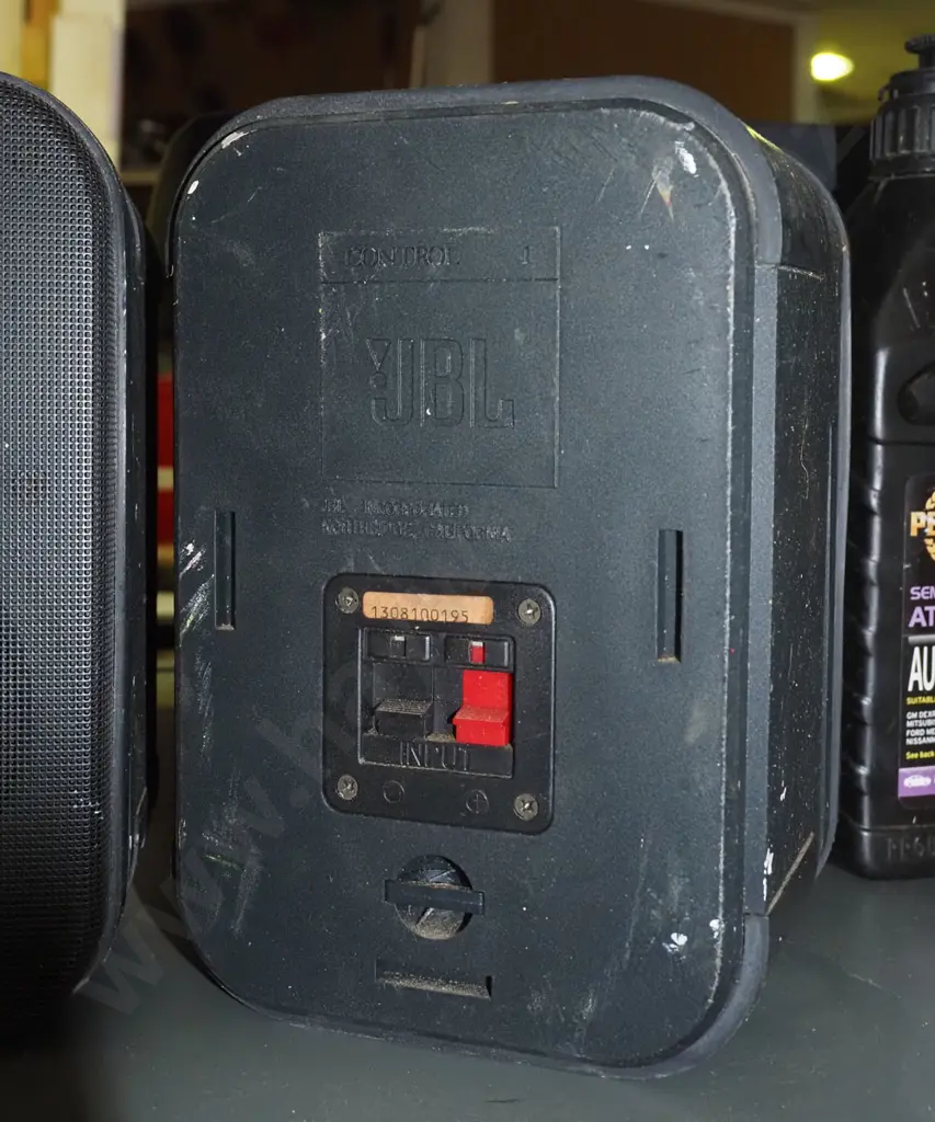 pair of JBL speakers Image 1++