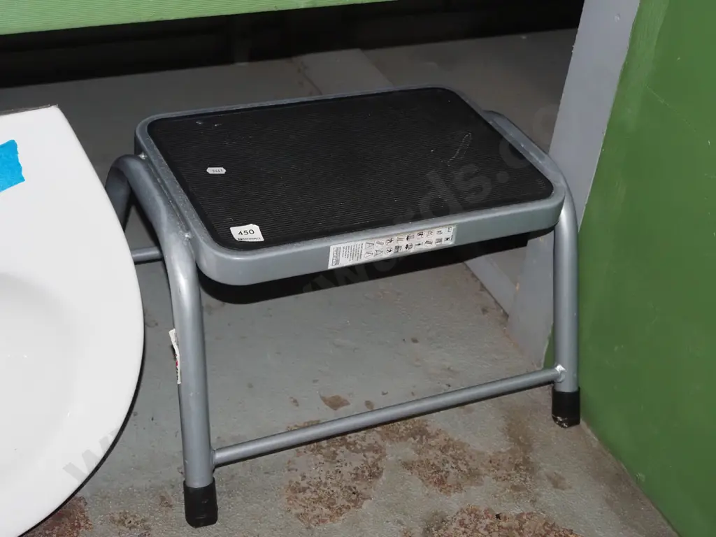 step stool Image 1++