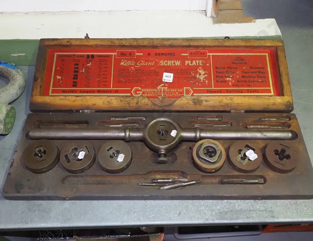 wood cased tap and die set Image 1++