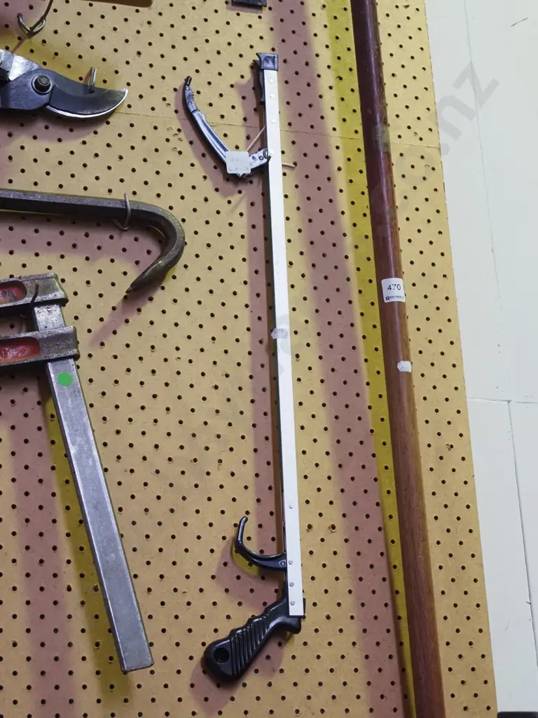 aluminium reacher/grabber Image 1++