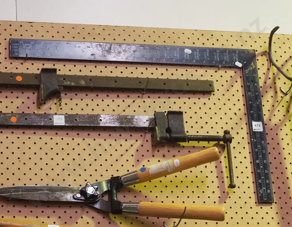 builder's square Image 1++