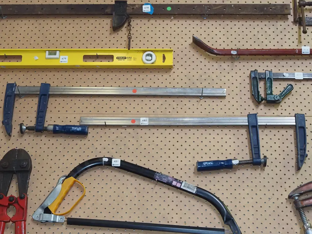 2x long F clamps - red dots Image 1++