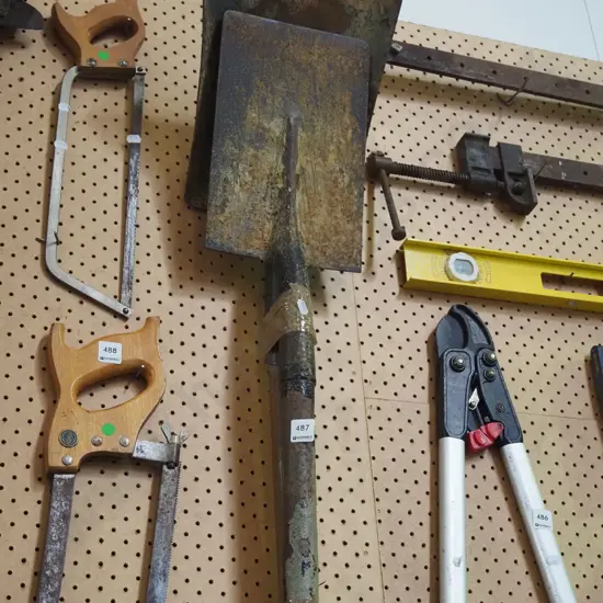 short handled wide mouth shovel, garden spade