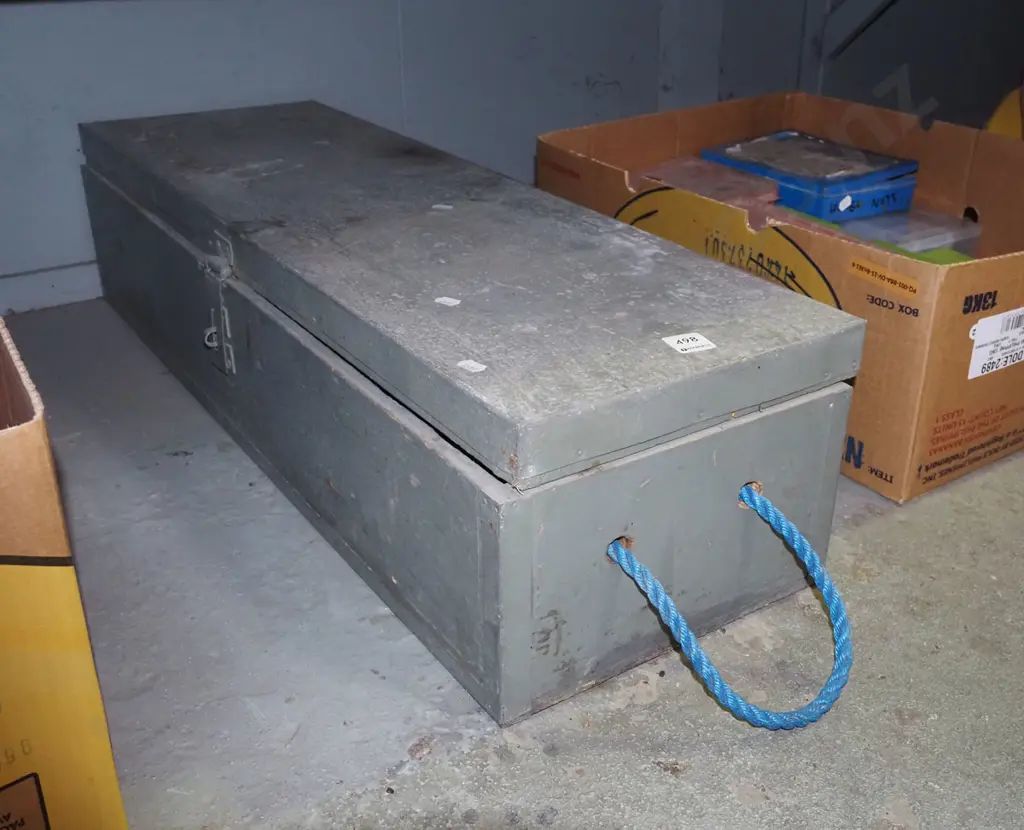 wooden tool chest Image 1++