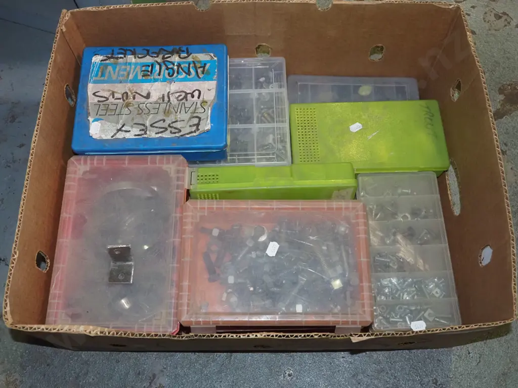 box; nuts, bolts etc Image 1++