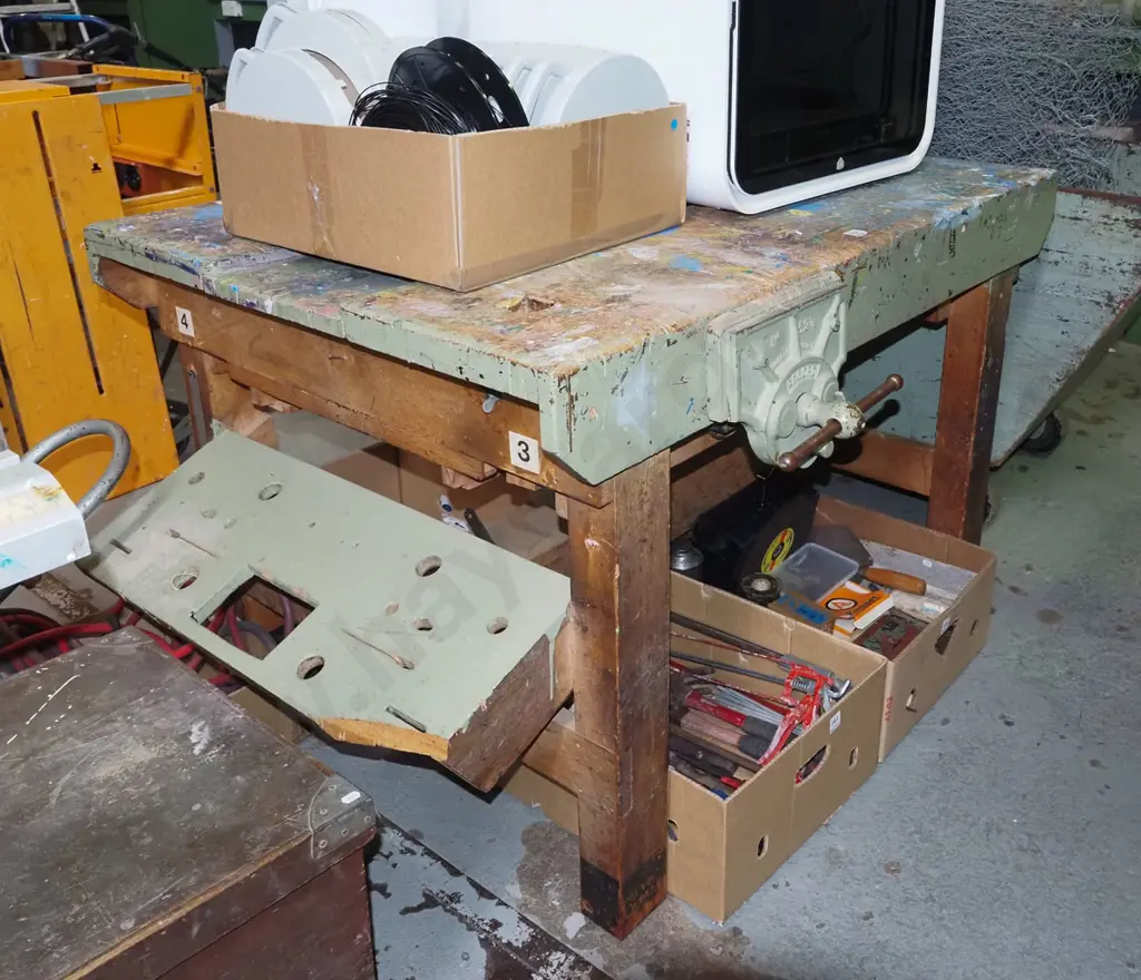 school woodworking bench with 2x quick release vices H800 W1220 D900 Image 1++