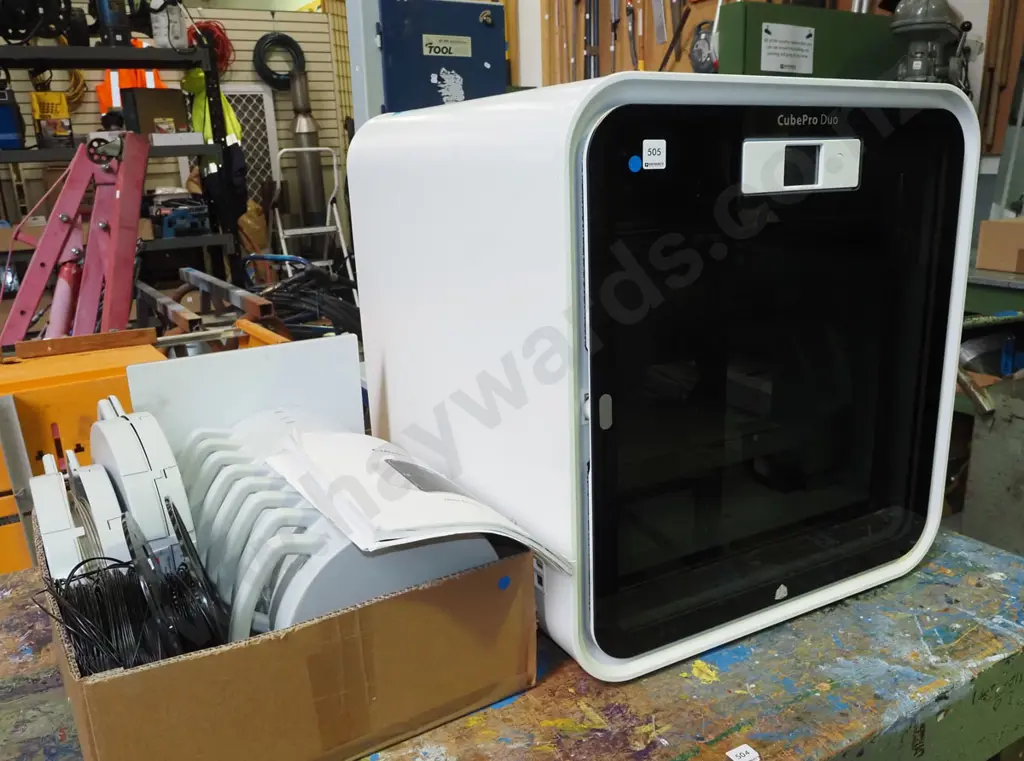 Cube Pro Duo 3D printer with a box additional 3D filaments - blue dots Image 1++