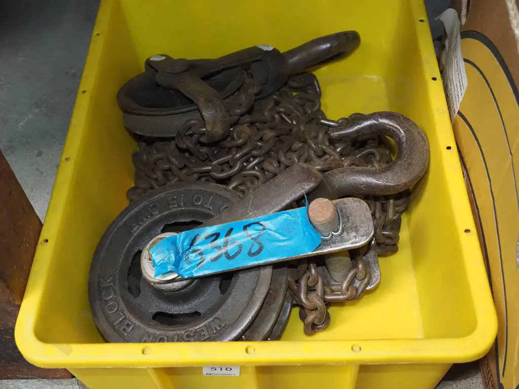 vintage block and tackle Image 1++