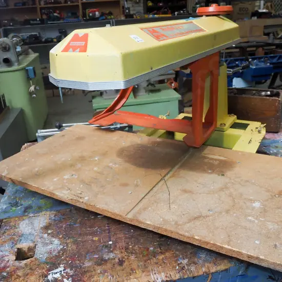 radial arm portable electric hand saws