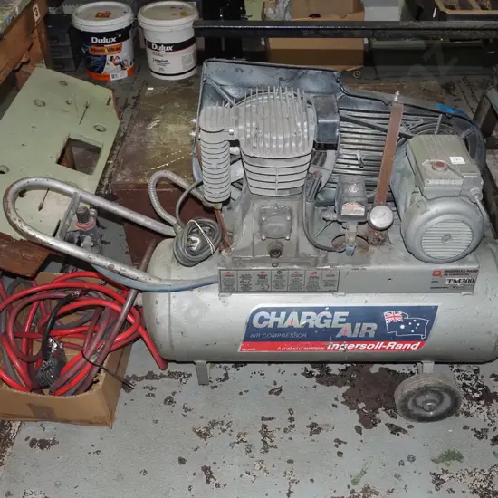 charge  Gear air compressor and box of air hoses etc