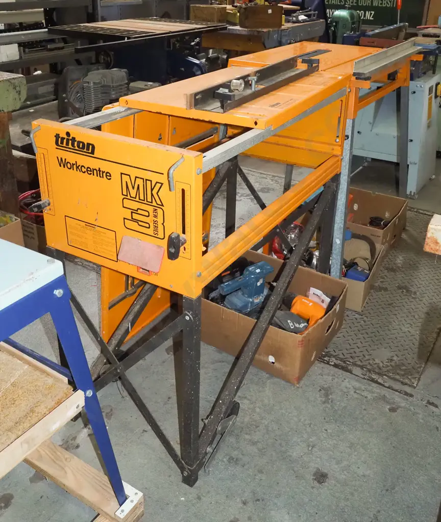 Triton work station with router table and table saw table, Triton table saw with saw - green dots Image 1++
