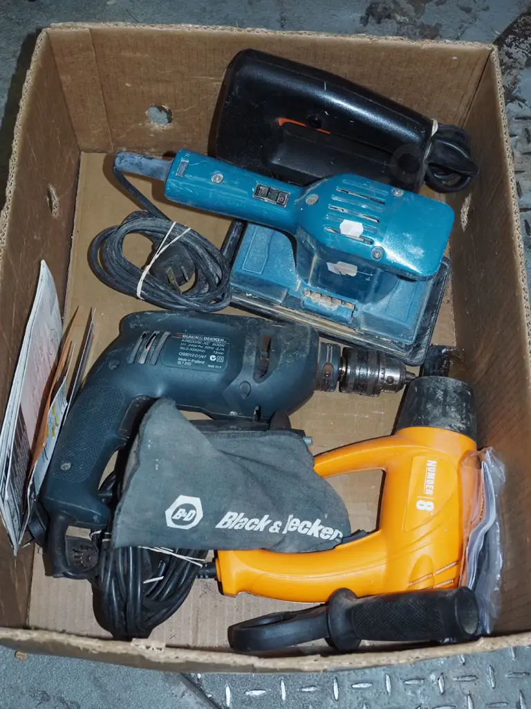 box; heat gun, drill, jig saw etc Image 1++