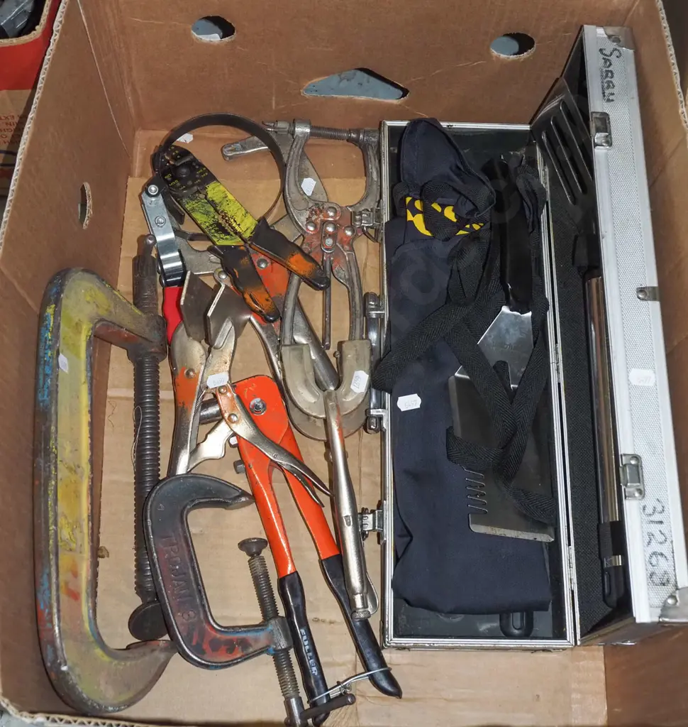 box; bbq set, vice grips, G clamp etc Image 1++