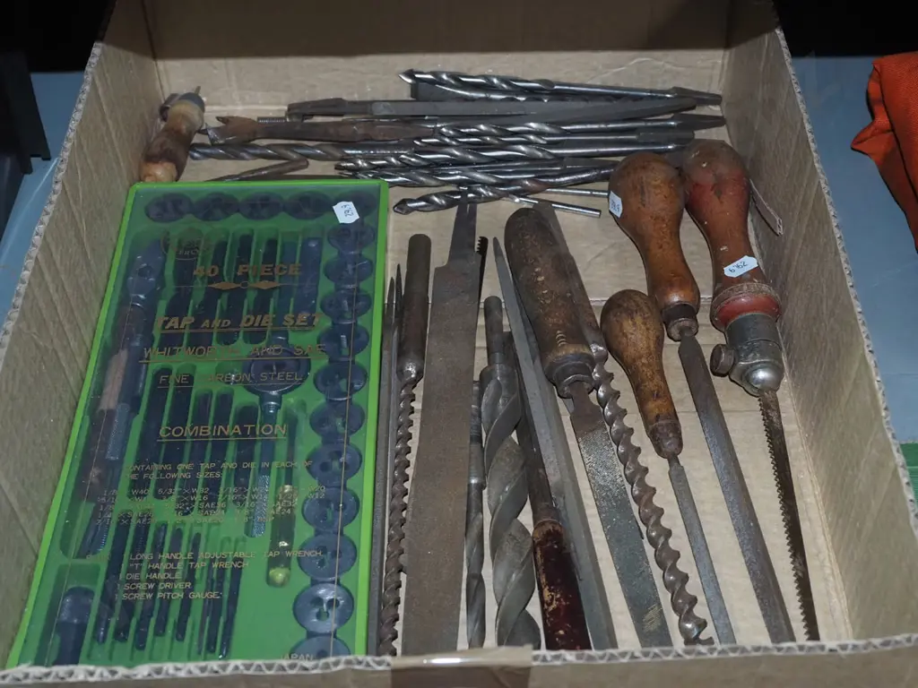 box; screwdrivers, tap and die set etc Image 1++