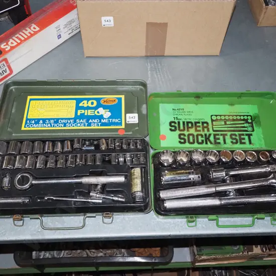 2x socket sets - red dots