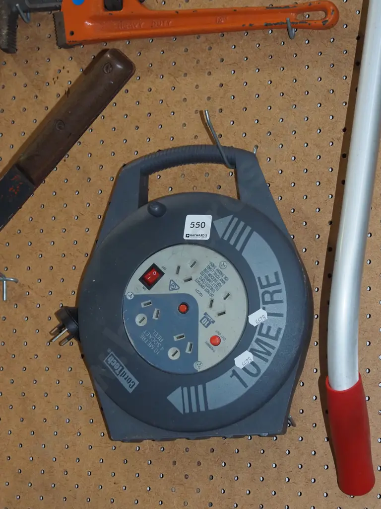 extension cord and reel Image 1++