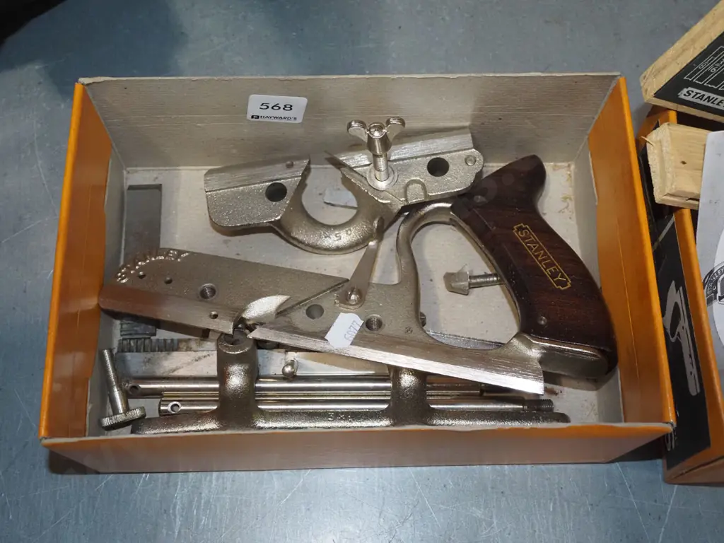 box; Stanley No. 50 combination plane Image 1++