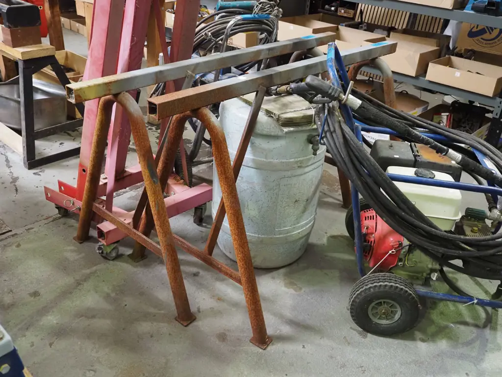 pair of heavy duty metal stands H860 W1530 Image 1++