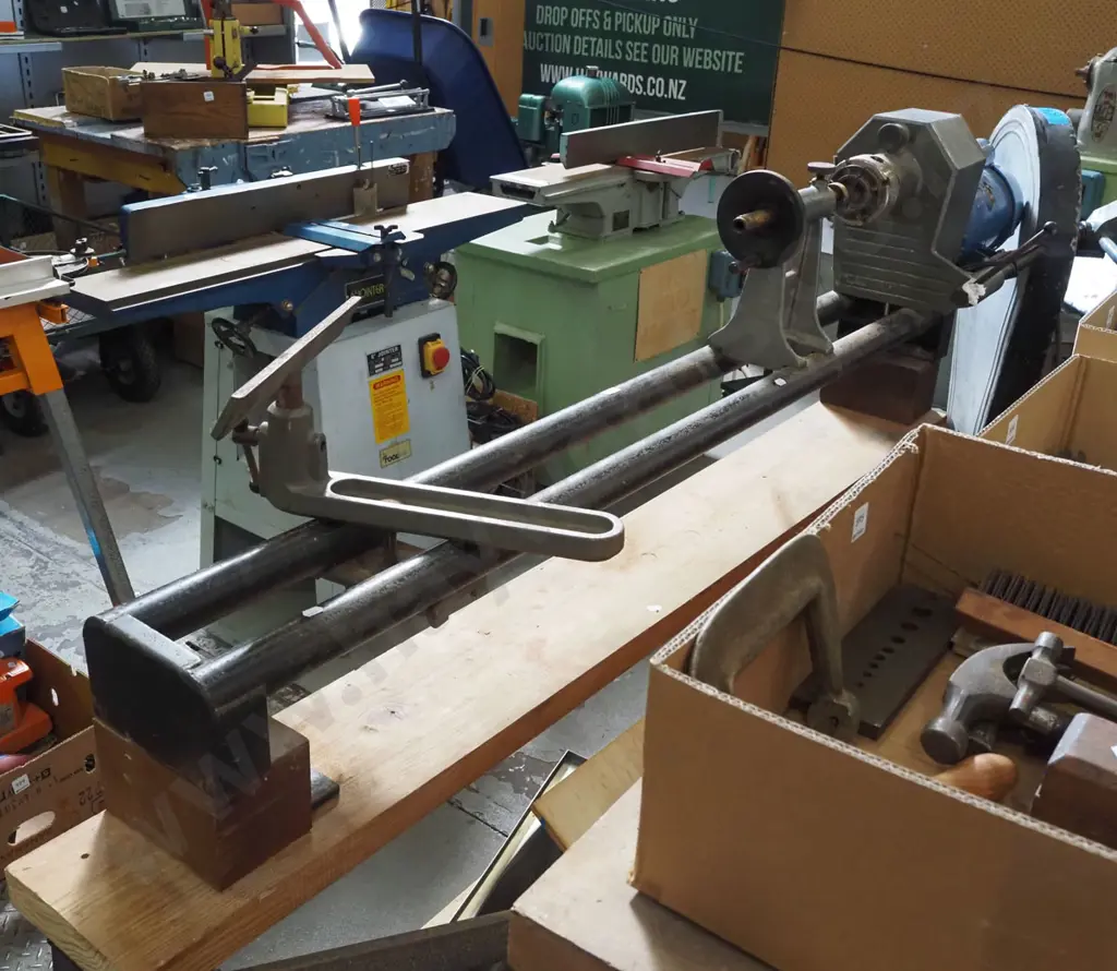 Nova TL 1200 swivel head wood lathe on stand Image 1++