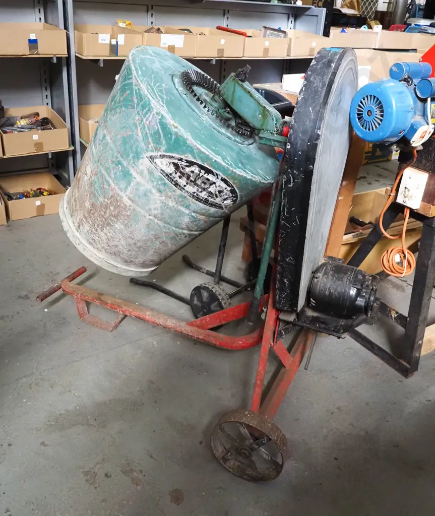 concrete mixer Image 1++