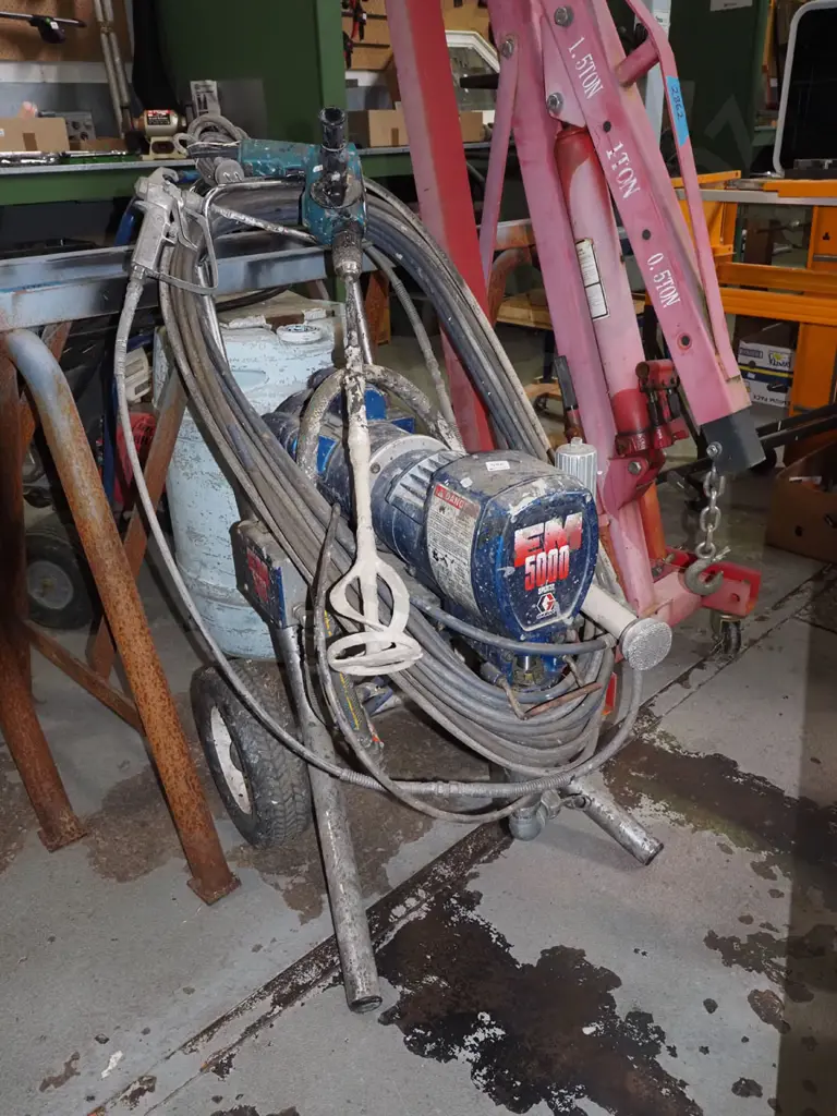 Graco EM5000 paint sprayer Image 1++