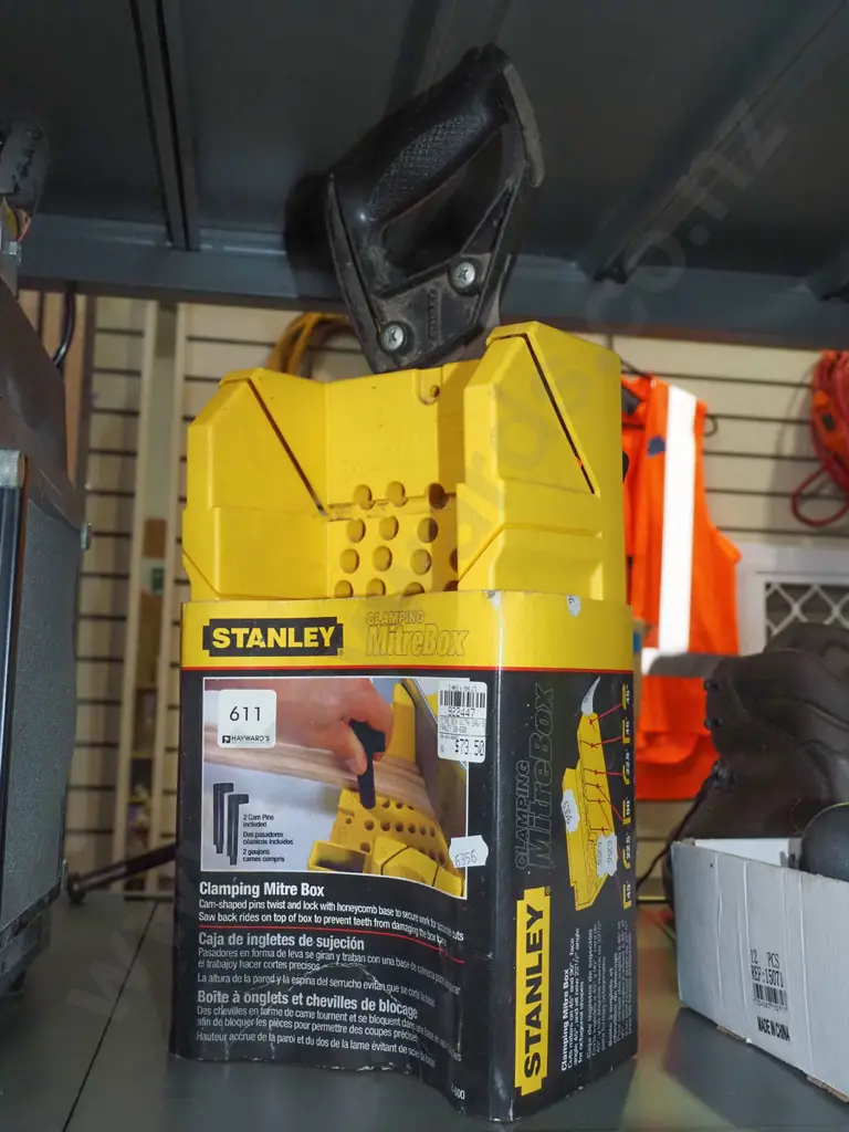Stanley clamping mitre box Image 1++