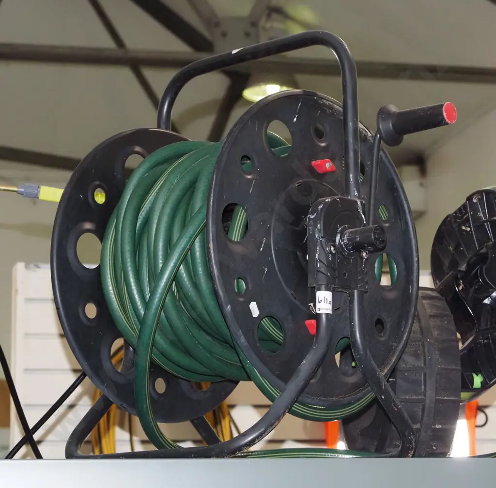 garden hose and hose reel Image 1++