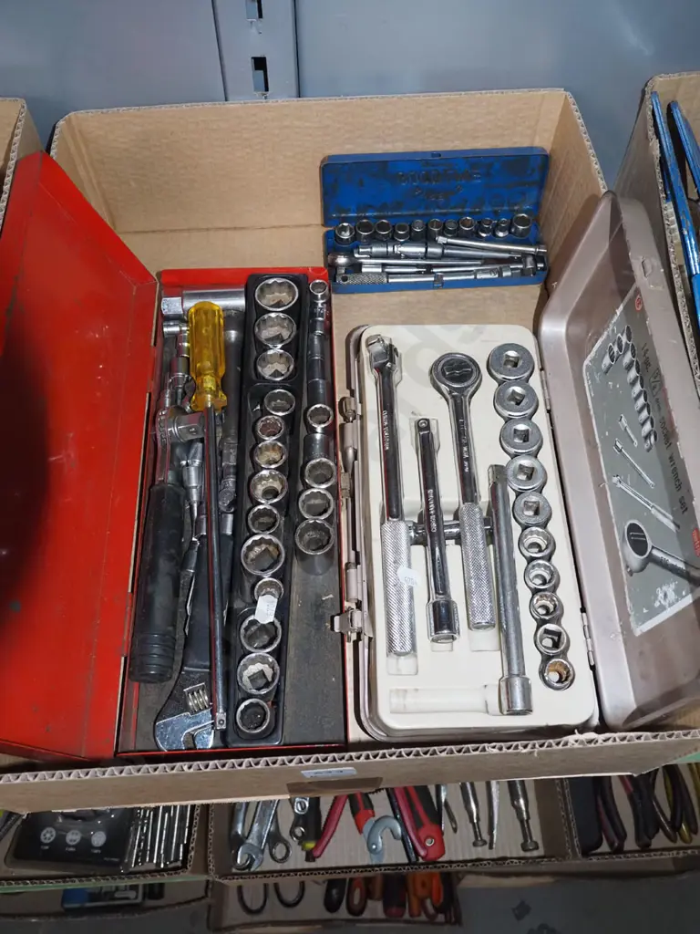 box; 3x socket sets Image 1++