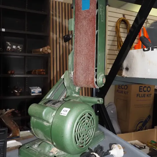 wall mounted sanding station