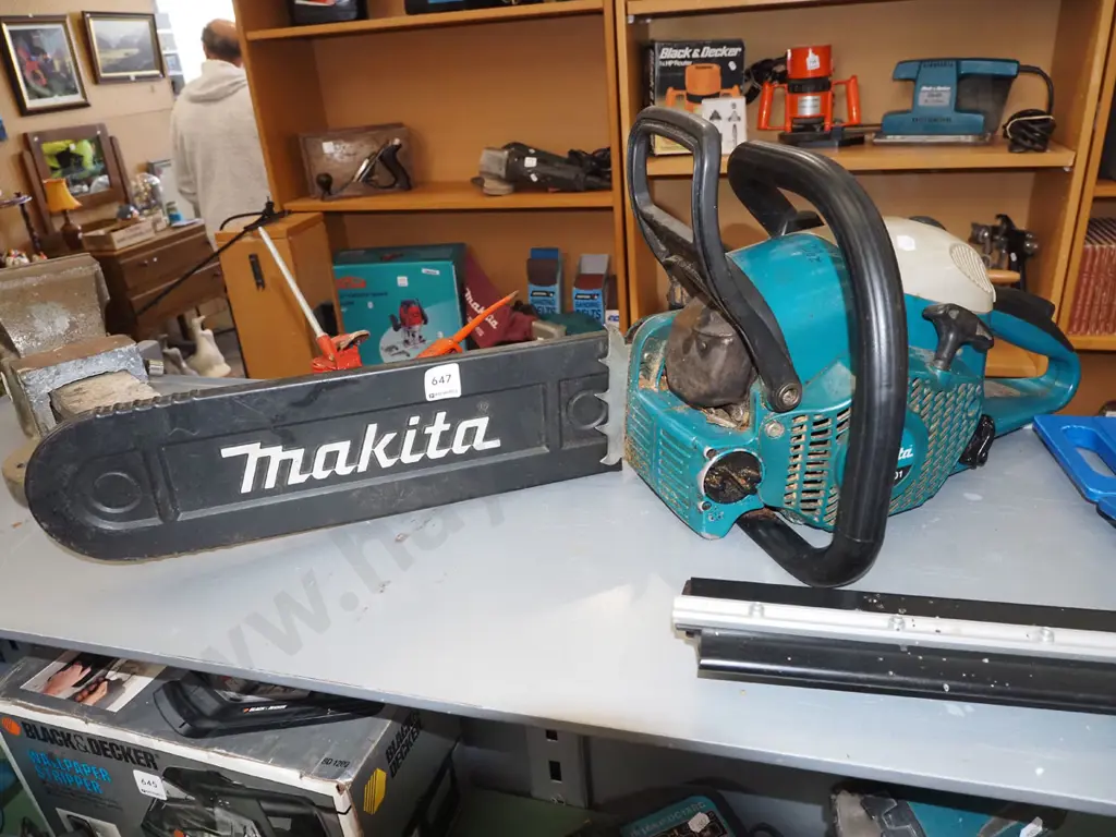 Makita chainsaw - As Is No Returns Image 1++