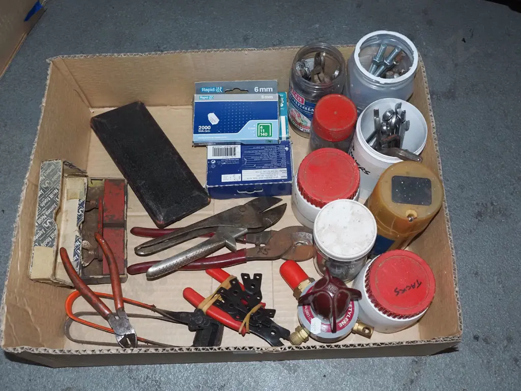 box; ring spanners, staples, cutting pliers etc Image 1++
