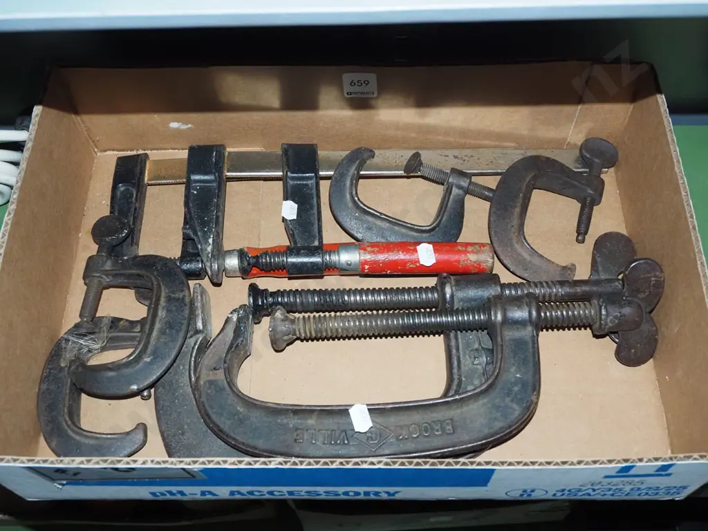 box; various clamps Image 1++