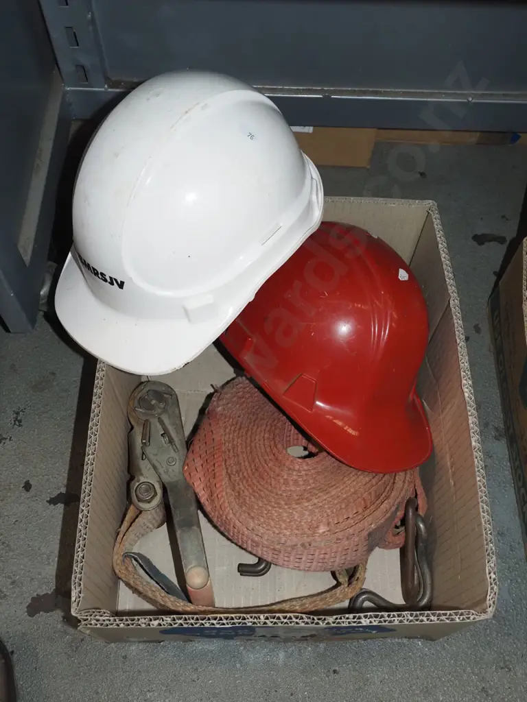 load strop, 2x hard hats Image 1++
