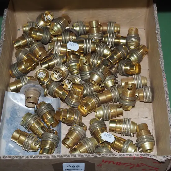 box of lamp bayonets