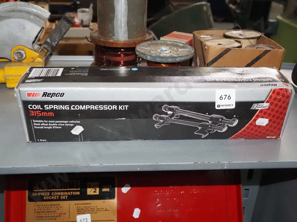 boxed 315mm coil spring compressor set Image 1++