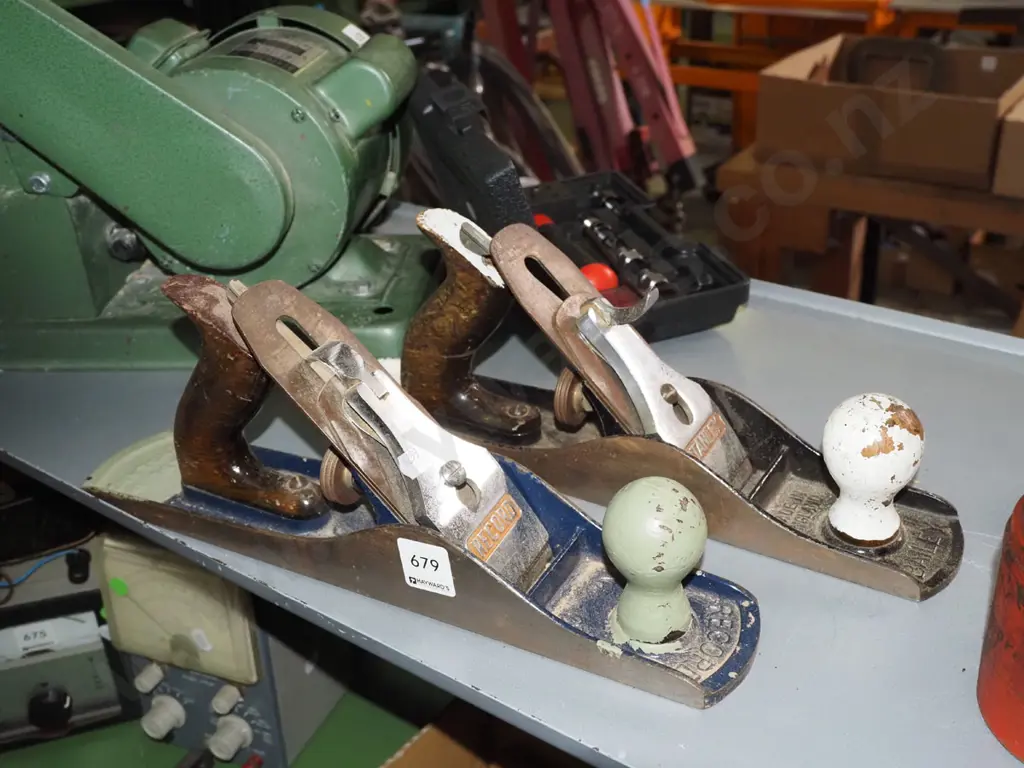2x hand planes  Image 1++