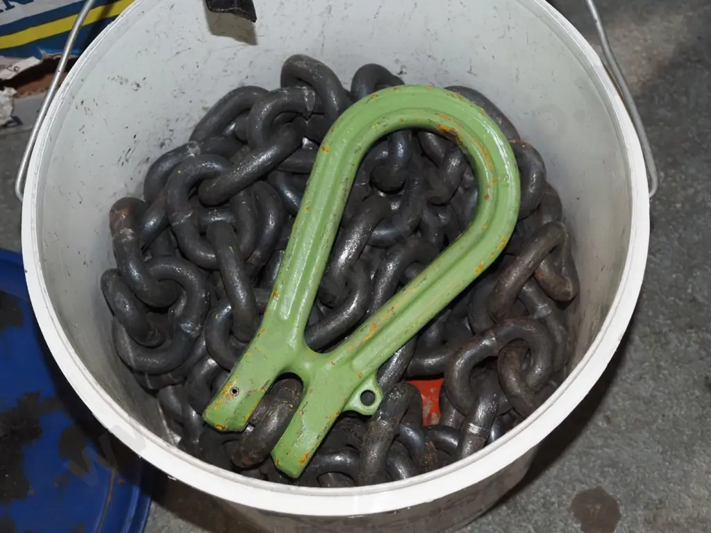heavy duty Uni Drag chain kit in bucket Image 1++