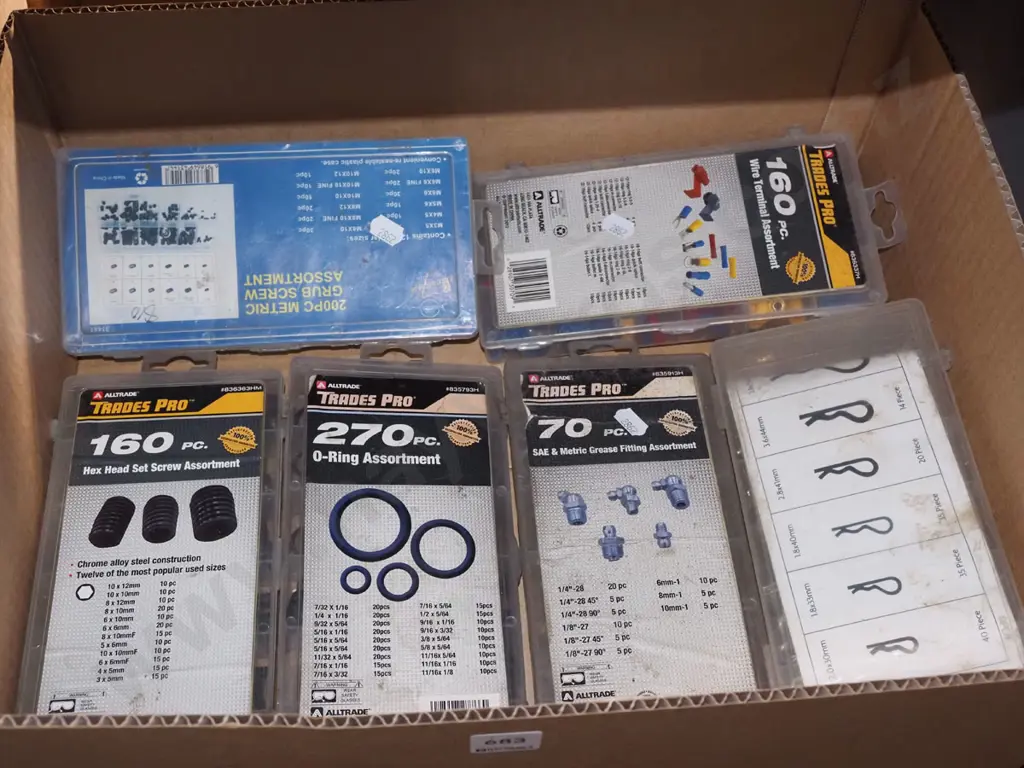 box; O rings, R clips, wire terminals etc Image 1++