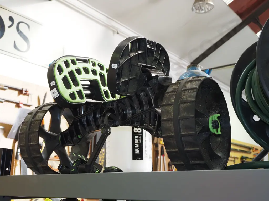 plastic kayak trolley Image 1++