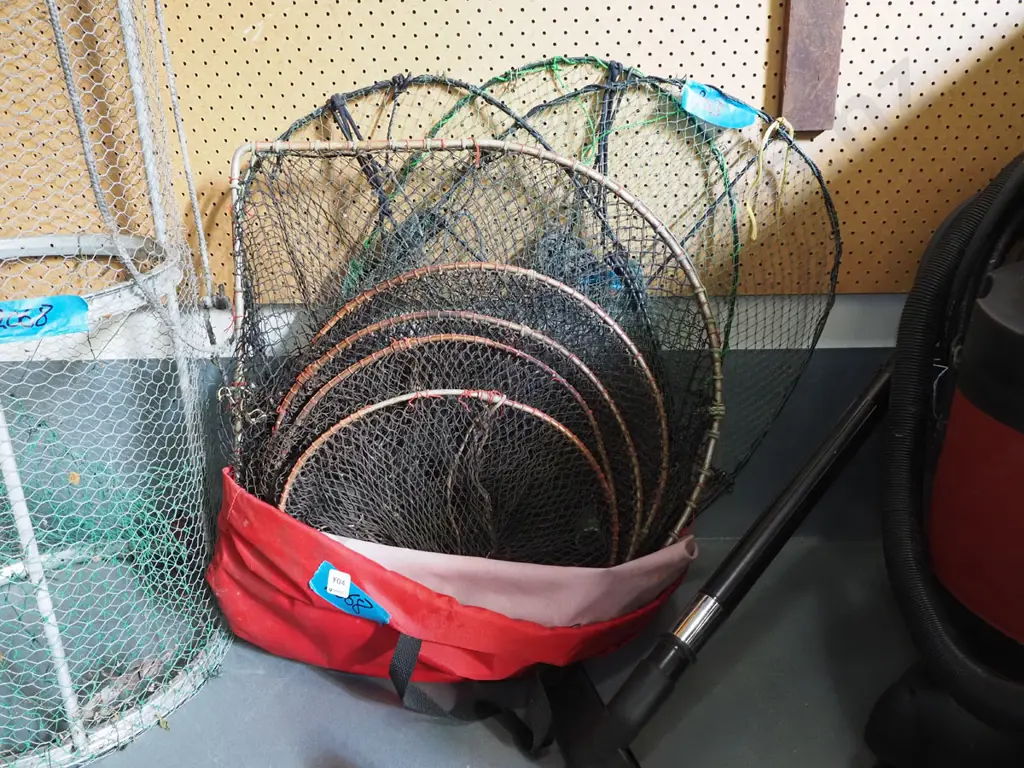 2x cray pots, eel net Image 1++