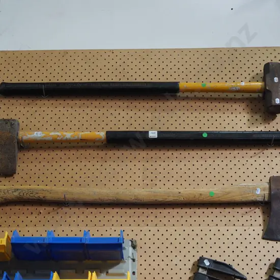 axe, log splitter, sledge hammer - green dots