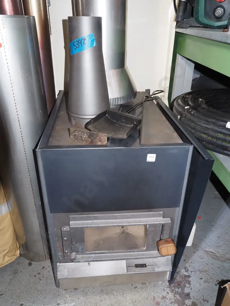 Pyro Classic 4 wood burner with wet-back and flues - red dots Image 1++