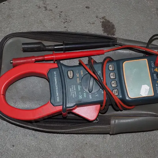 digital clamp meter