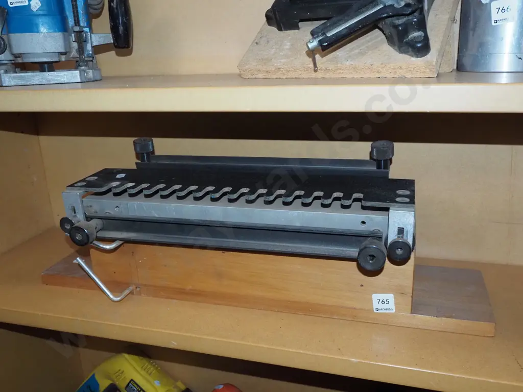 dove tail jig  Image 1++