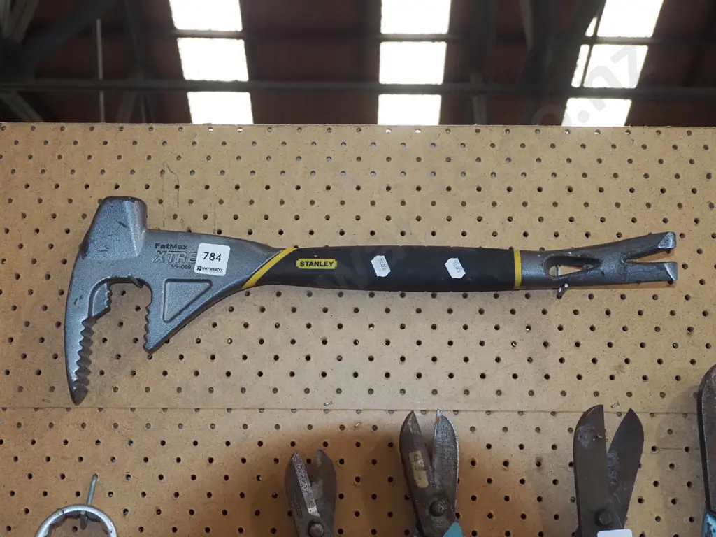 Stanley utility bar Image 1++